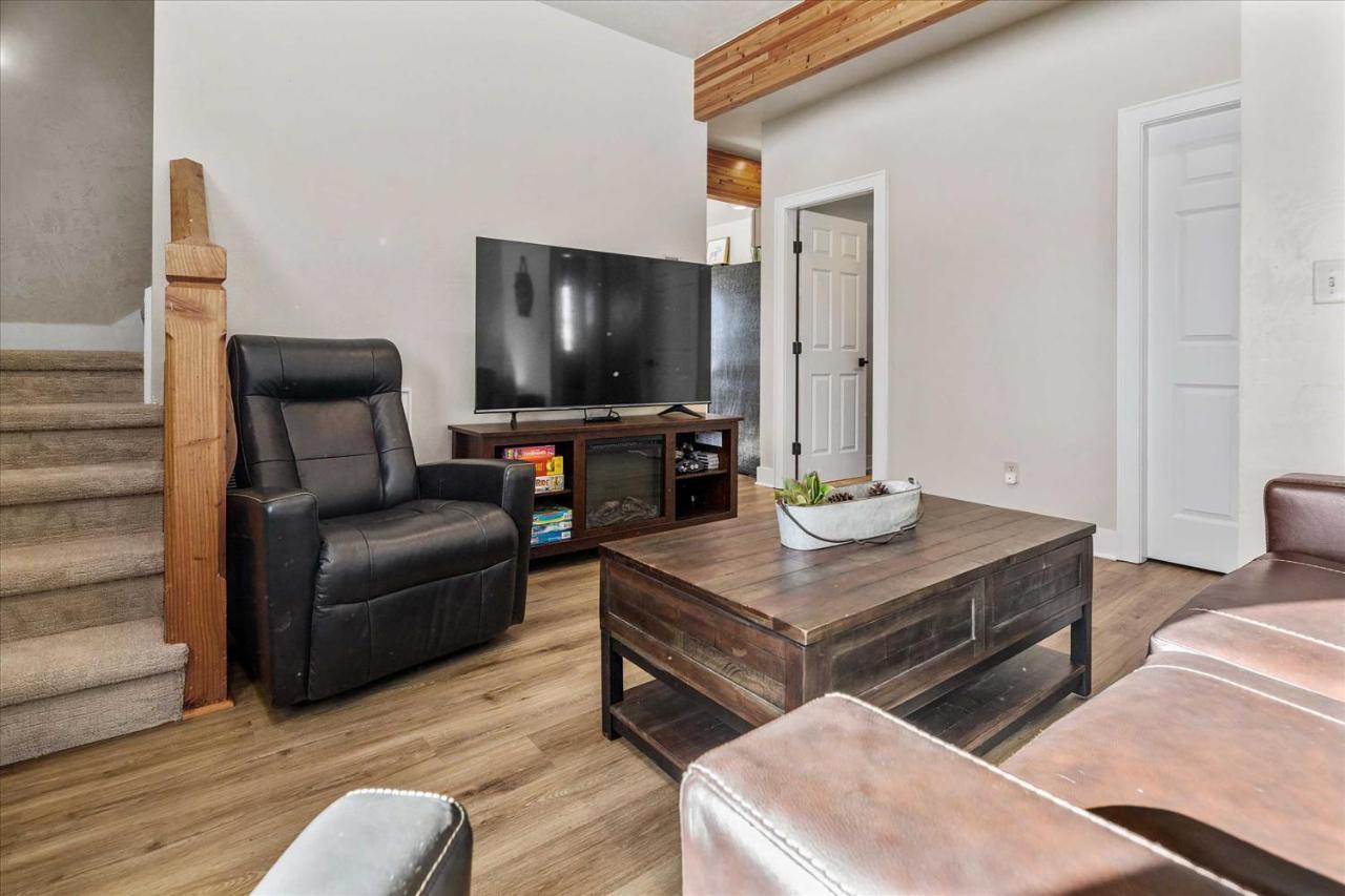 Modern Red Lodge Cabin - Walk To Broadway Ave Luaran gambar